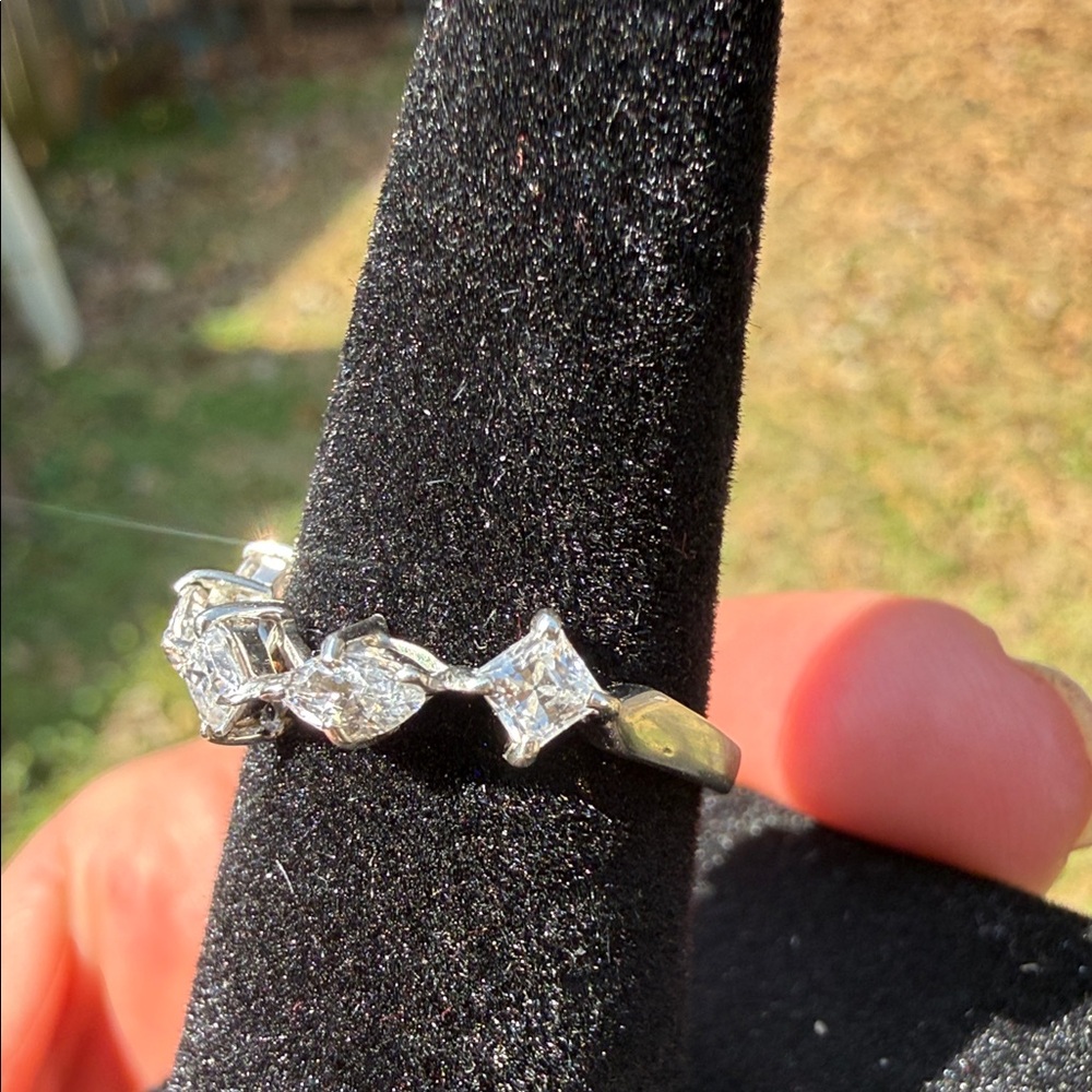 Elegant 925 Sterling Silver Diamond Ring - Picture 11 of 12